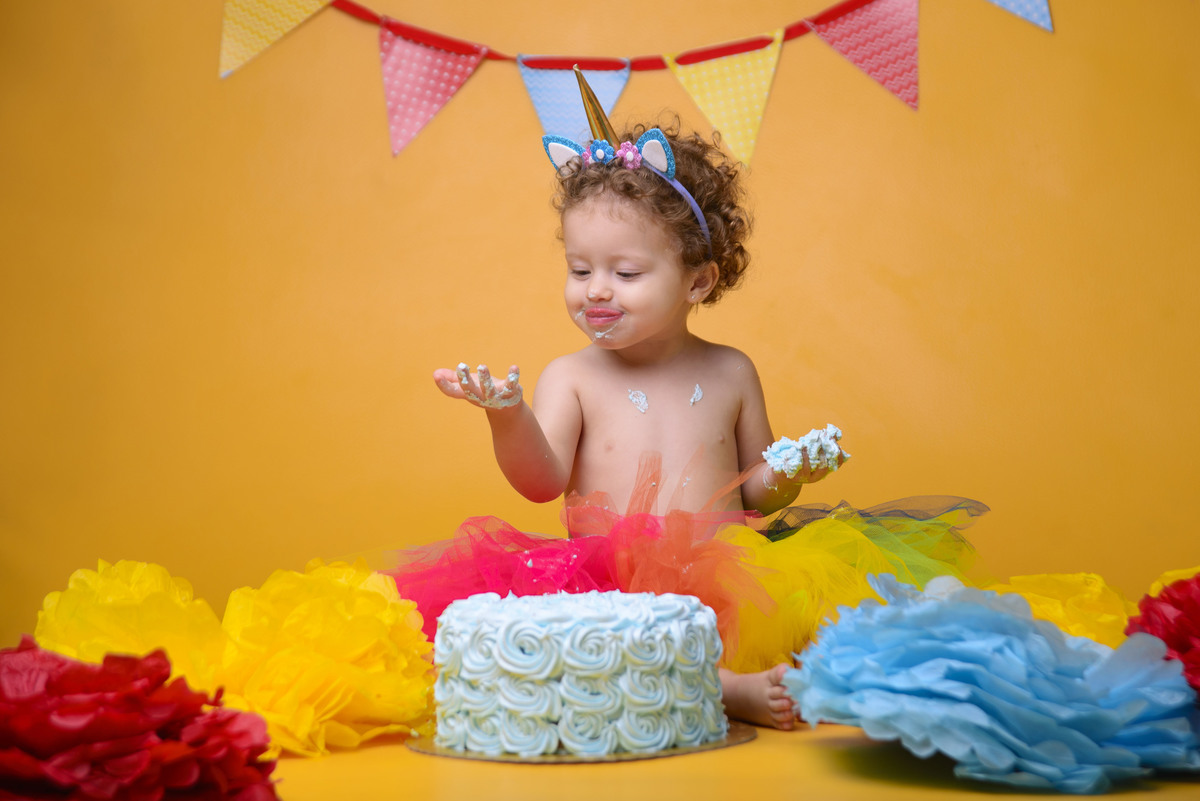 Smash the cake, unicornio, aniversario menina, decoração amerela, festa menina, bolo de aniversário, ensaio infantil, 