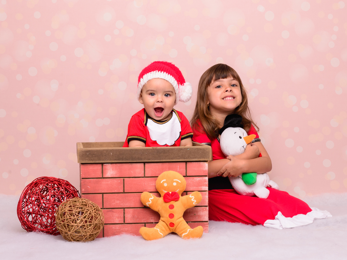 ATAL, NEVE, FELIZ NATAL, SESSÃO DE NATAL, FOTOS NATAL, BONECO DE NEVE, ELFO, ASSISTENTE DO PAPAI NOEL, GUINOMO, ARVORE DE NATAL, TRENÓ, CHAMINÉ, GORRO DE NATAL, BISCOITO DE GENGIBRE
