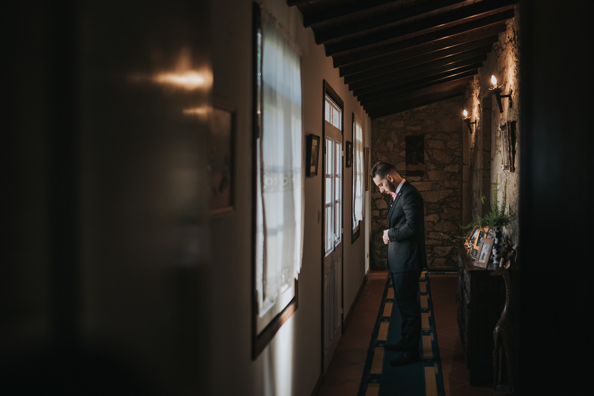 melhores fotografos de aveiro; top 10 fotografos de casamento de aveiro; melhores fotografias de casamento; daniel lobo fotografia; noivo; casa de abis; aveiro