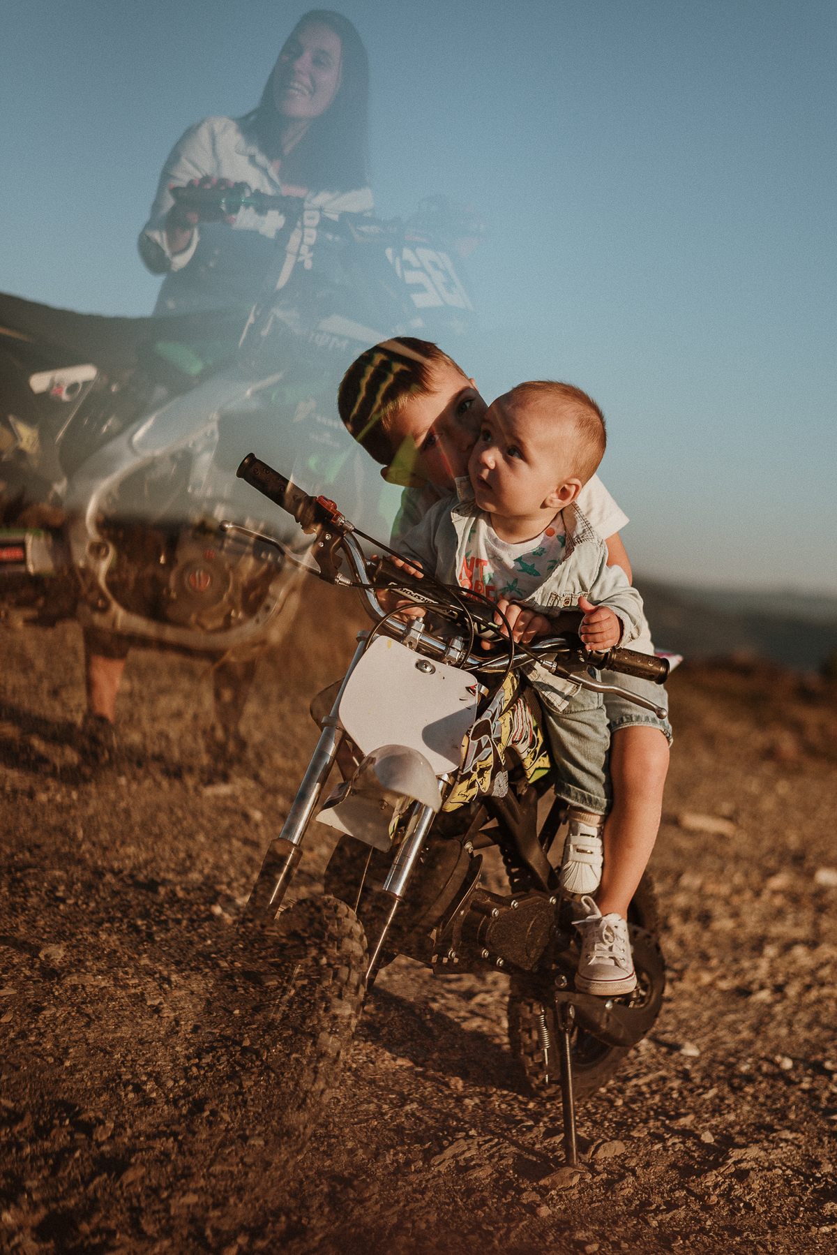 10 fotografos de casamento e familia de aveiro; melhores fotografias de familia; daniel lobo fotografia; fotografia de familia; crianças; aveiro; motas; mota; motorcycle