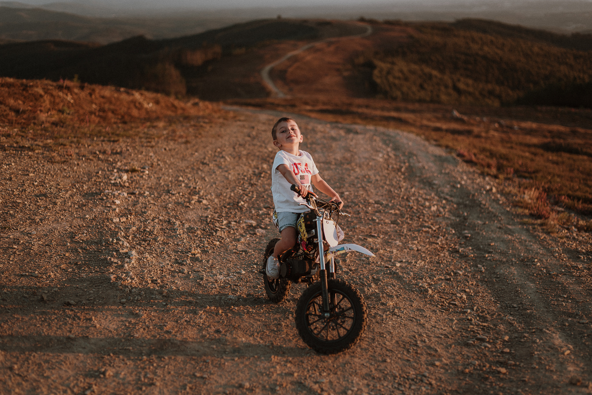 10 fotografos de casamento e familia de aveiro; melhores fotografias de familia; daniel lobo fotografia; fotografia de familia; crianças; aveiro; motas; mota; motorcycle