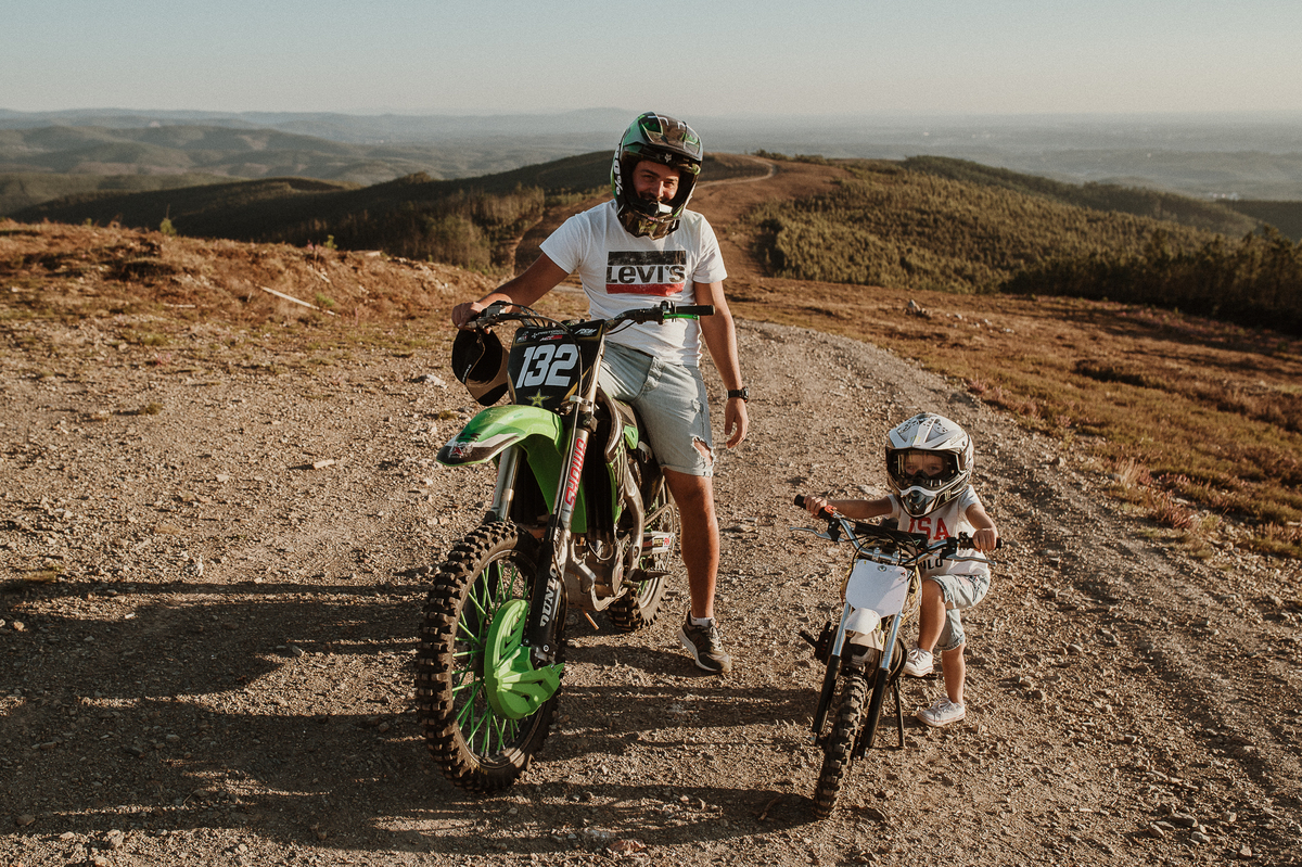 10 fotografos de casamento e familia de aveiro; melhores fotografias de familia; daniel lobo fotografia; fotografia de familia; crianças; aveiro; motas; mota; motorcycle