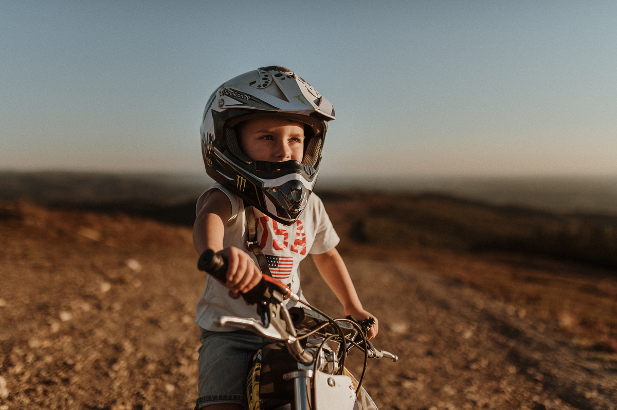 10 fotografos de casamento e familia de aveiro; melhores fotografias de familia; daniel lobo fotografia; fotografia de familia; crianças; aveiro; motas; mota; motorcycle