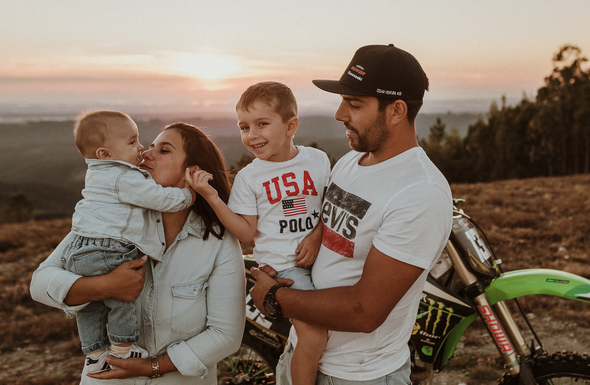10 fotografos de casamento e familia de aveiro; melhores fotografias de familia; daniel lobo fotografia; fotografia de familia; crianças; aveiro; motas; mota; motorcycle