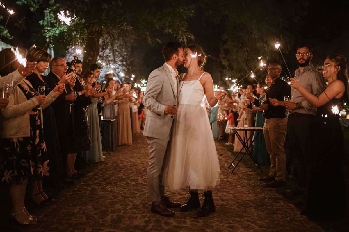 melhores fotografos de aveiro; top 10 fotografos de casamento de aveiro; melhores fotografias de casamento; daniel lobo fotografia; casamento rustico; quinta da costeira; casamento descontraido; casamento natureza; bolo; corte do bolo; luzes