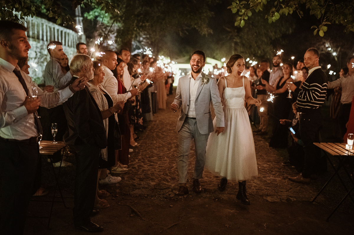 melhores fotografos de aveiro; top 10 fotografos de casamento de aveiro; melhores fotografias de casamento; daniel lobo fotografia; casamento rustico; quinta da costeira; casamento descontraido; casamento natureza; bolo; corte do bolo; luzes