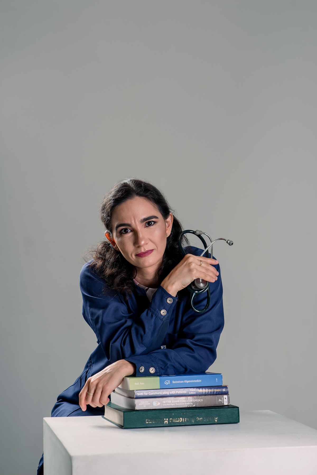 retrato corporativo feminino, medica de familia, retrato em estudio em vitoria espirito santo, por paulo mota fotografia