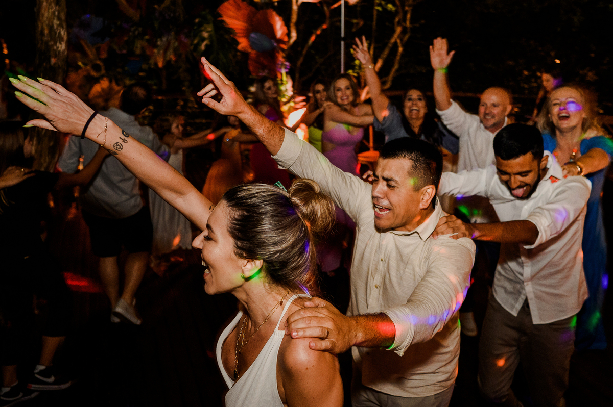 Casamento da Isaura e Lucas fotografado na cidade de Ibirubá RS pelo fotógrafo Jonatan Diego e sua assistente.