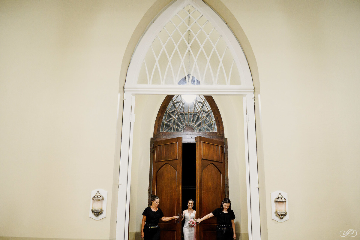 Casamento da Taís e do Tiago fotografado pelos fotógrafos Jonatan Diego e Bianca Pezzini na cidade de encantado rs