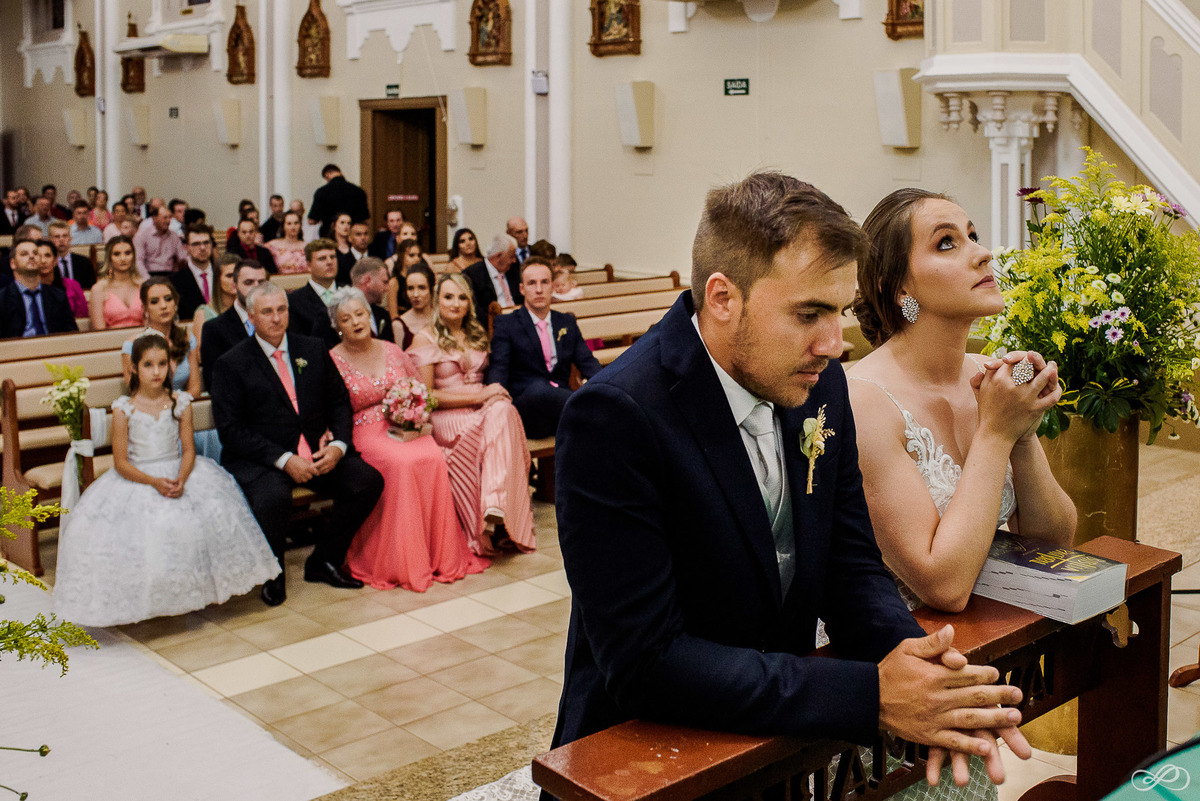 Casamento da Taís e do Tiago fotografado pelos fotógrafos Jonatan Diego e Bianca Pezzini na cidade de encantado rs
