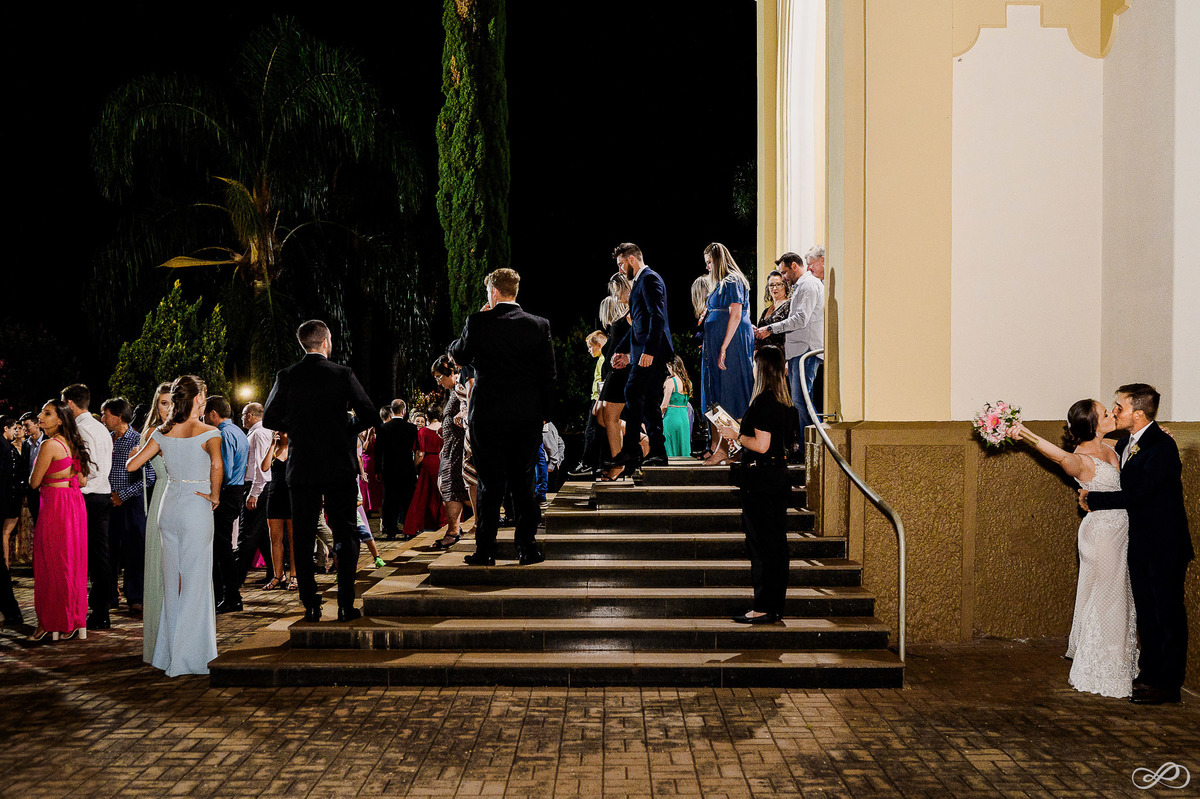 Casamento da Taís e do Tiago fotografado pelos fotógrafos Jonatan Diego e Bianca Pezzini na cidade de encantado rs