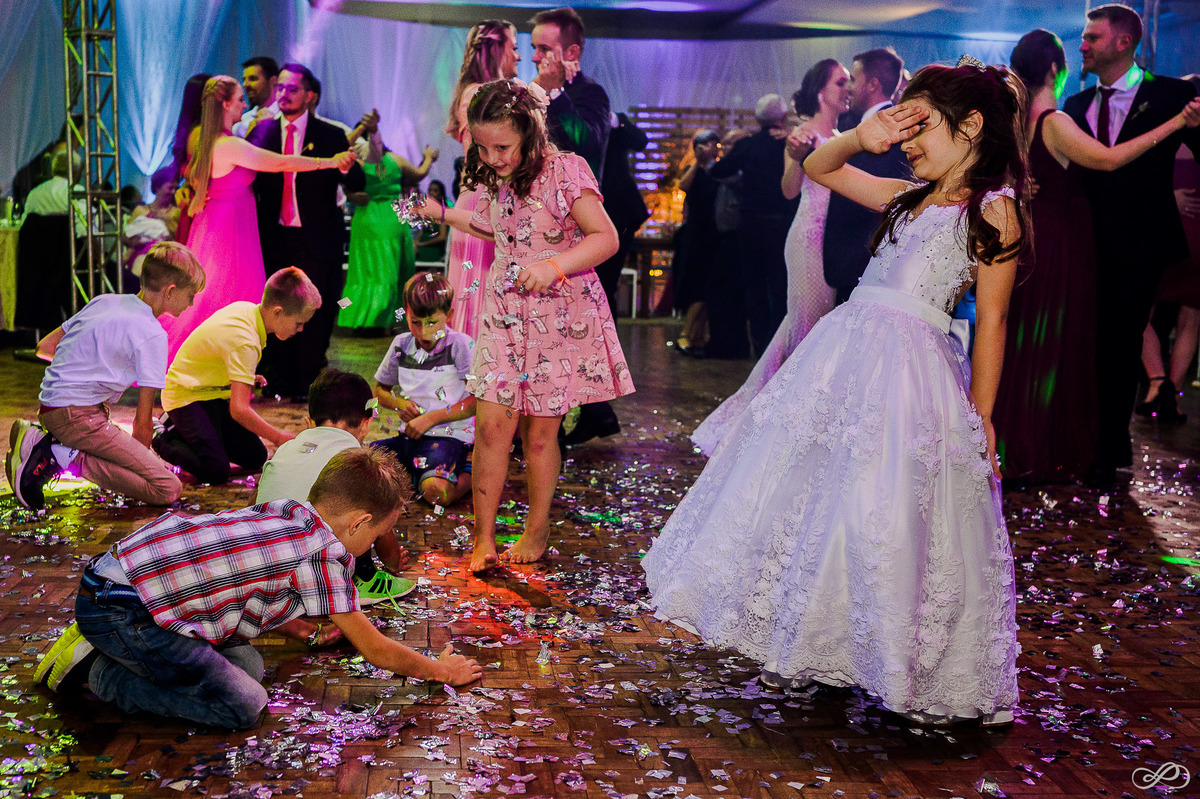 Casamento da Taís e do Tiago fotografado pelos fotógrafos Jonatan Diego e Bianca Pezzini na cidade de encantado rs