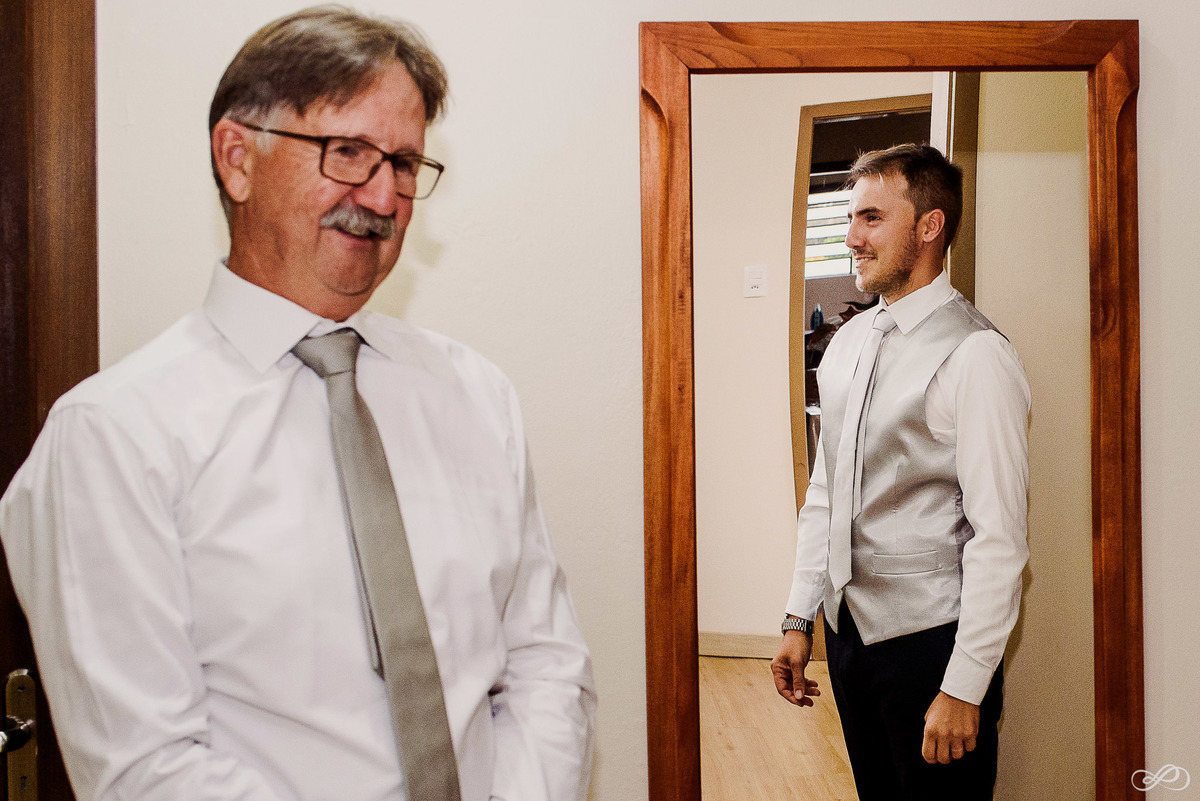 Casamento da Taís e do Tiago fotografado pelos fotógrafos Jonatan Diego e Bianca Pezzini na cidade de encantado rs