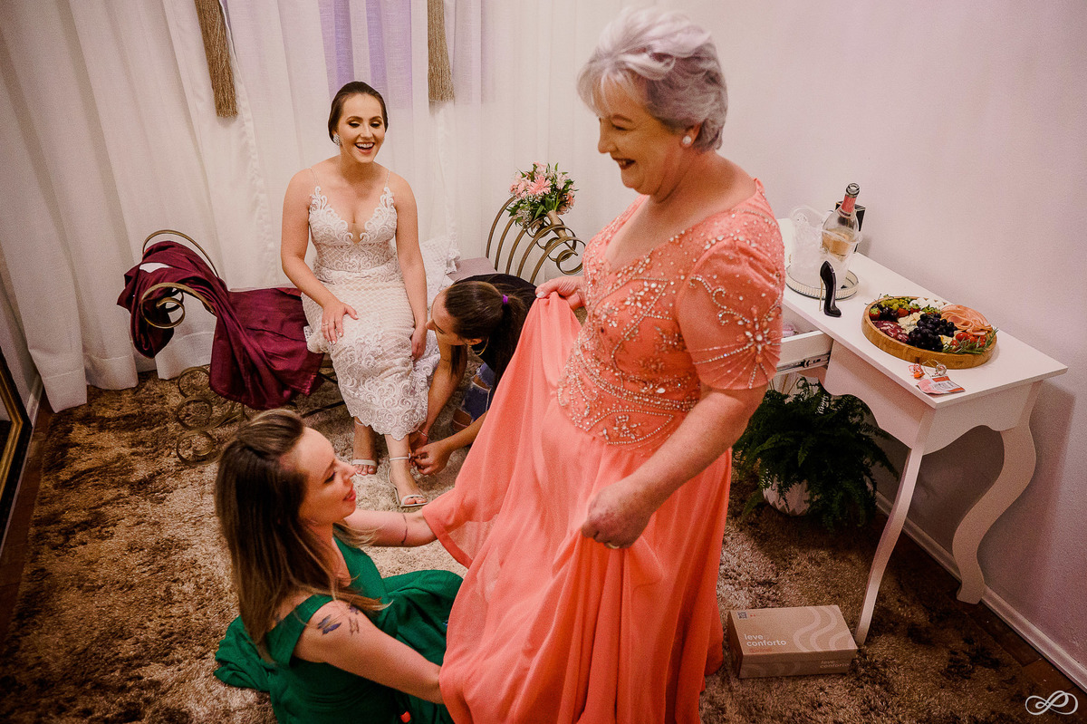 Casamento da Taís e do Tiago fotografado pelos fotógrafos Jonatan Diego e Bianca Pezzini na cidade de encantado rs