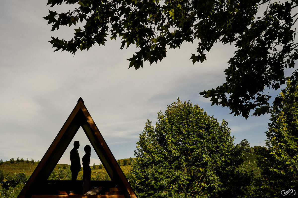 Ensaio pré casamento da Natália e do Lucas, fotografado pelo fótografo Jonaran Diego na vinícola miolo em bento gonçalves RS