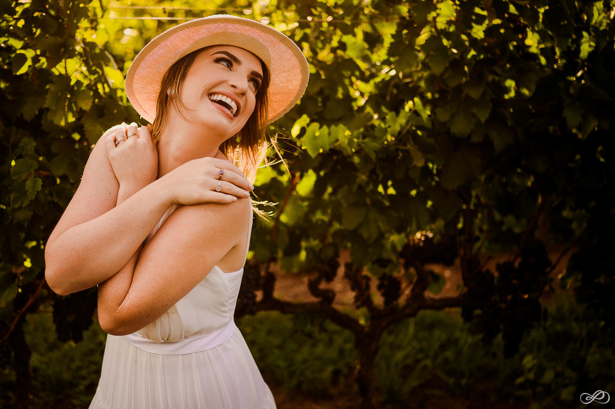Ensaio pré casamento da Natália e do Lucas, fotografado pelo fótografo Jonaran Diego na vinícola miolo em bento gonçalves RS