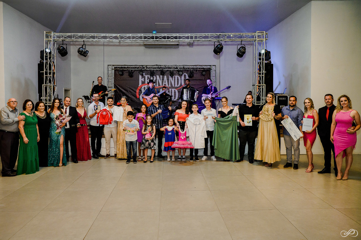 Formatura da Eduarda Krammes Vieira em Ibirubá RS fotografada pela casal Jonatan Diego e Bianca Pezzini