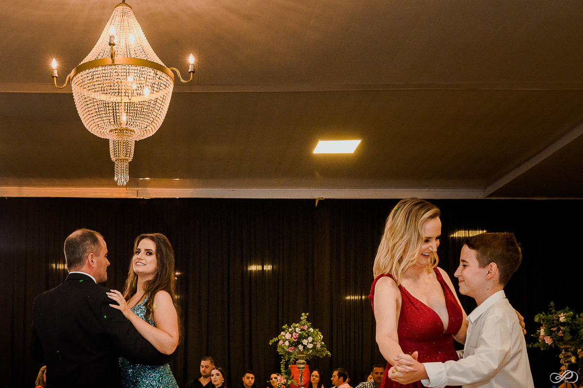 Formatura da Eduarda Krammes Vieira em Ibirubá RS fotografada pela casal Jonatan Diego e Bianca Pezzini