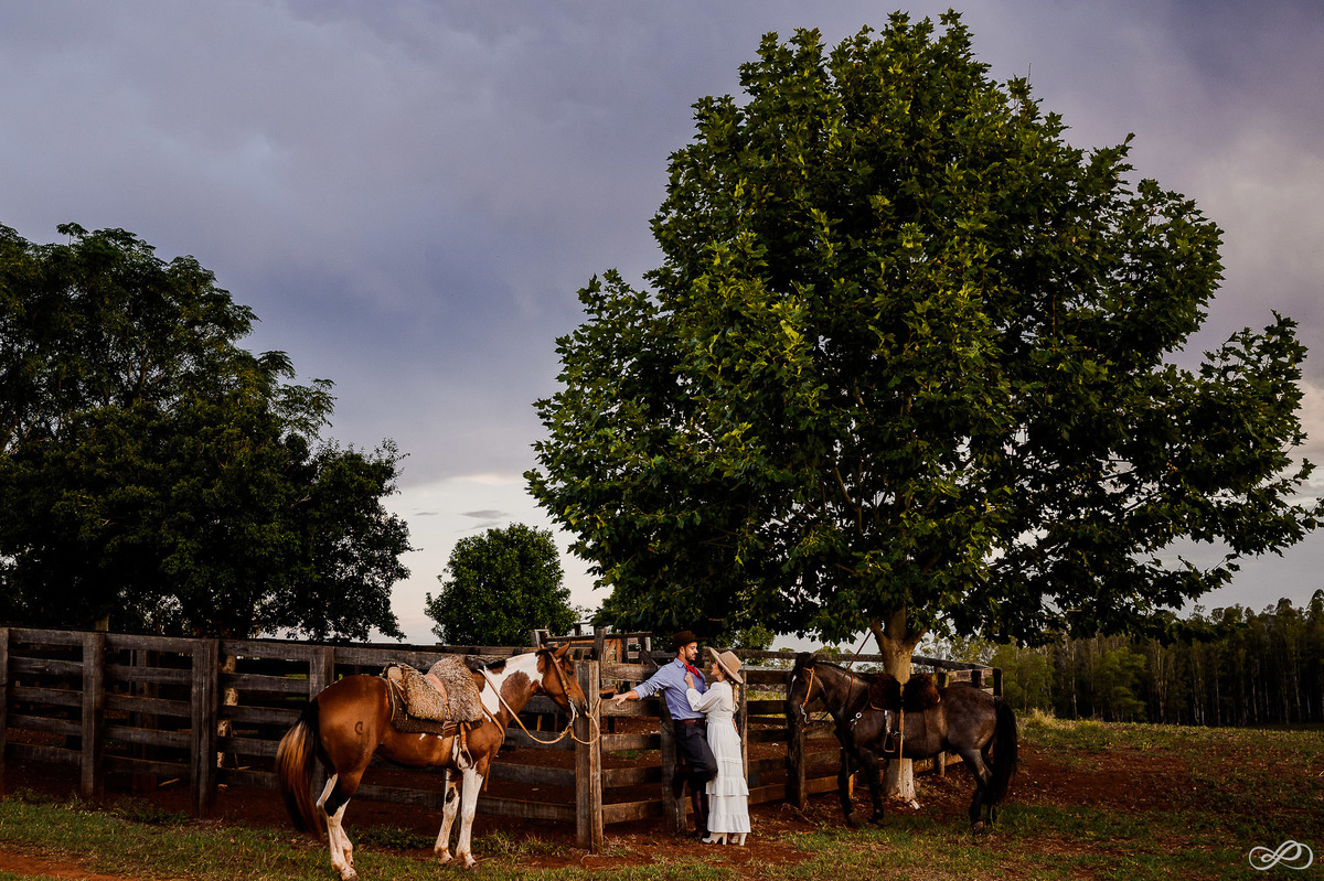 Ensaio pré casamento da Bruna e do Gabriel fotografado em fortaleza dos valos rs pelo fotógrafo Jonatan Diego