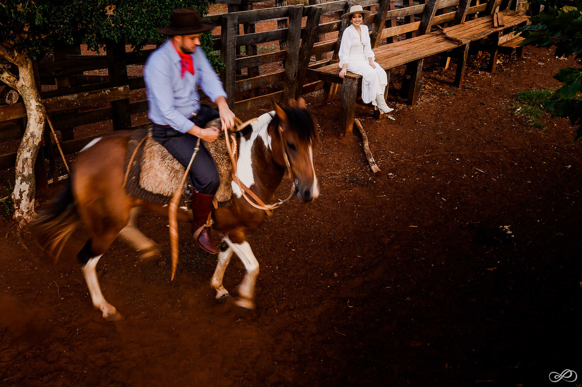 Ensaio pré casamento da Bruna e do Gabriel fotografado em fortaleza dos valos rs pelo fotógrafo Jonatan Diego