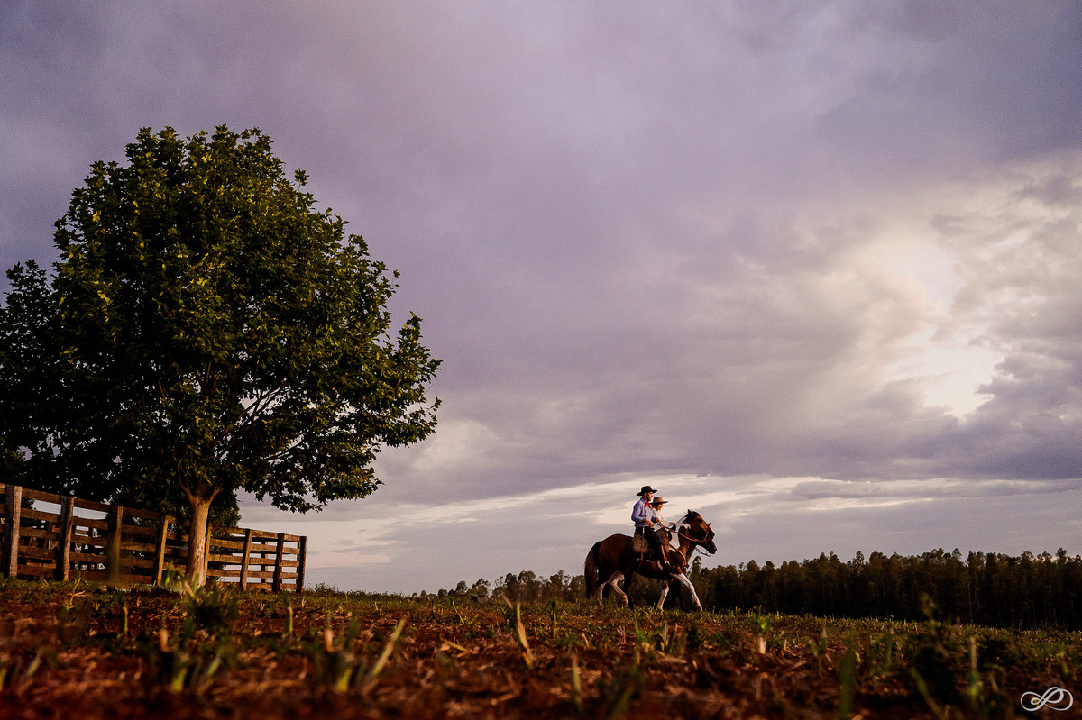 Ensaio pré casamento da Bruna e do Gabriel fotografado em fortaleza dos valos rs pelo fotógrafo Jonatan Diego