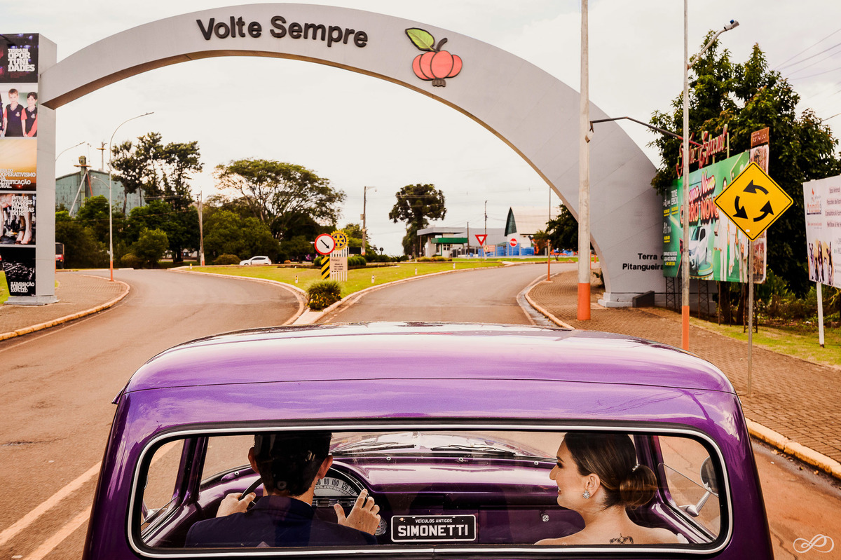 Foto do casamento do Lucas e da Natália fotografado pela casal Jonatan Diego e Bianca Pezzini no lago das palmeiras em Ibirubá - RS