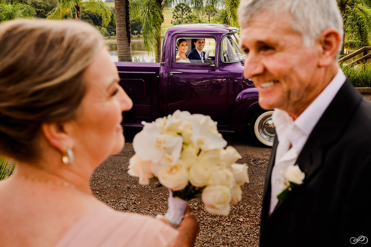 Foto do casamento do Lucas e da Natália fotografado pela casal Jonatan Diego e Bianca Pezzini no lago das palmeiras em Ibirubá - RS