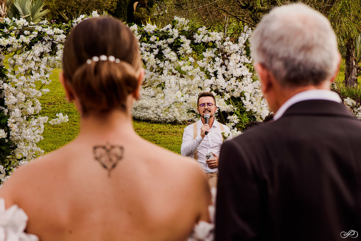 Foto do casamento do Lucas e da Natália fotografado pela casal Jonatan Diego e Bianca Pezzini no lago das palmeiras em Ibirubá - RS