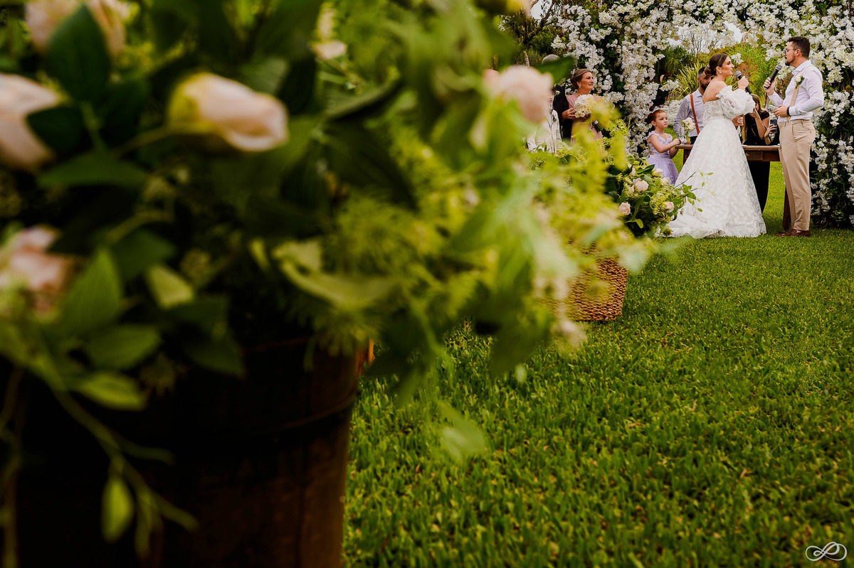 Foto do casamento do Lucas e da Natália fotografado pela casal Jonatan Diego e Bianca Pezzini no lago das palmeiras em Ibirubá - RS