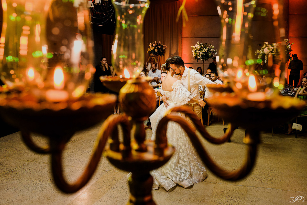 Foto do casamento do Lucas e da Natália fotografado pela casal Jonatan Diego e Bianca Pezzini no lago das palmeiras em Ibirubá - RS