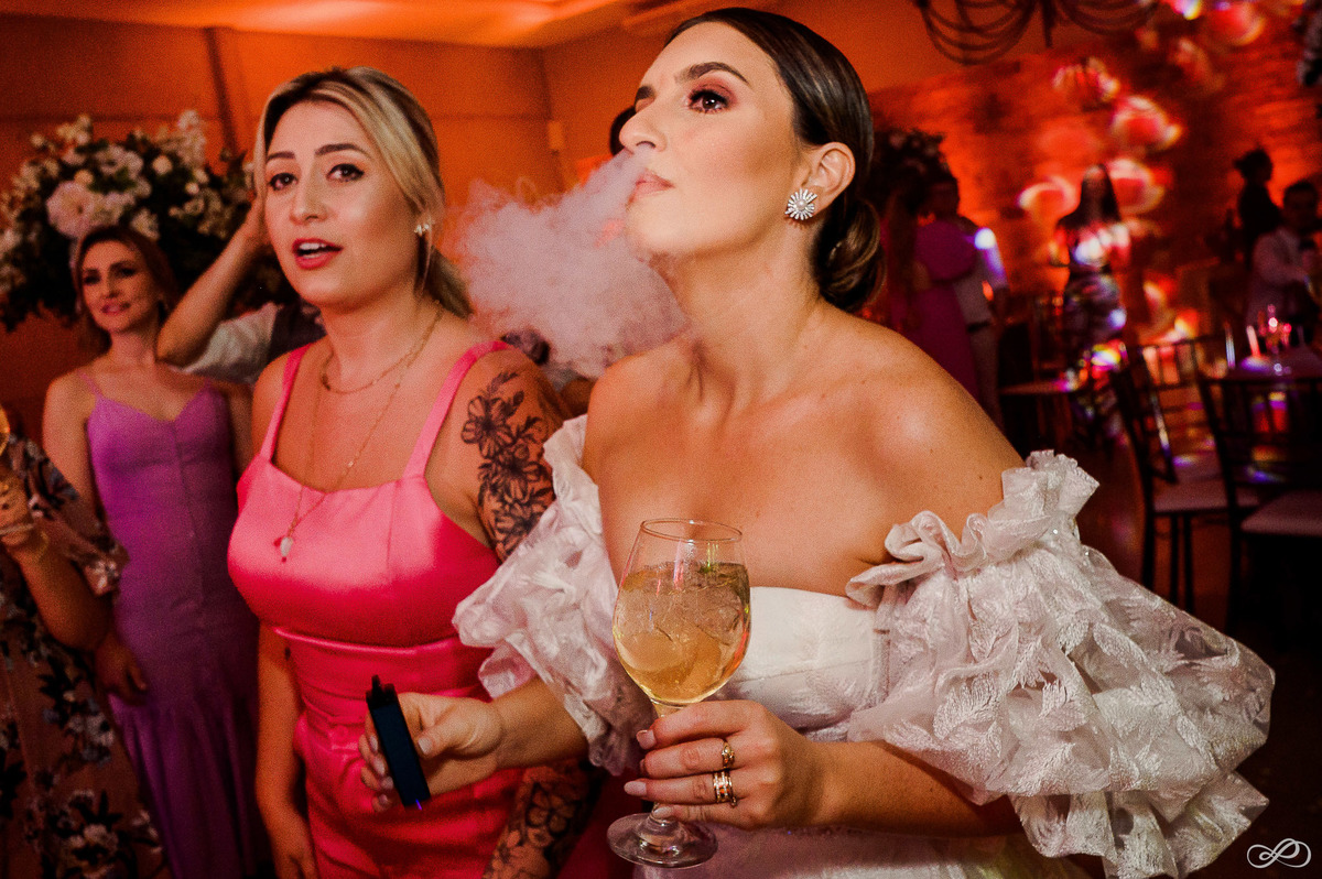 Foto do casamento do Lucas e da Natália fotografado pela casal Jonatan Diego e Bianca Pezzini no lago das palmeiras em Ibirubá - RS