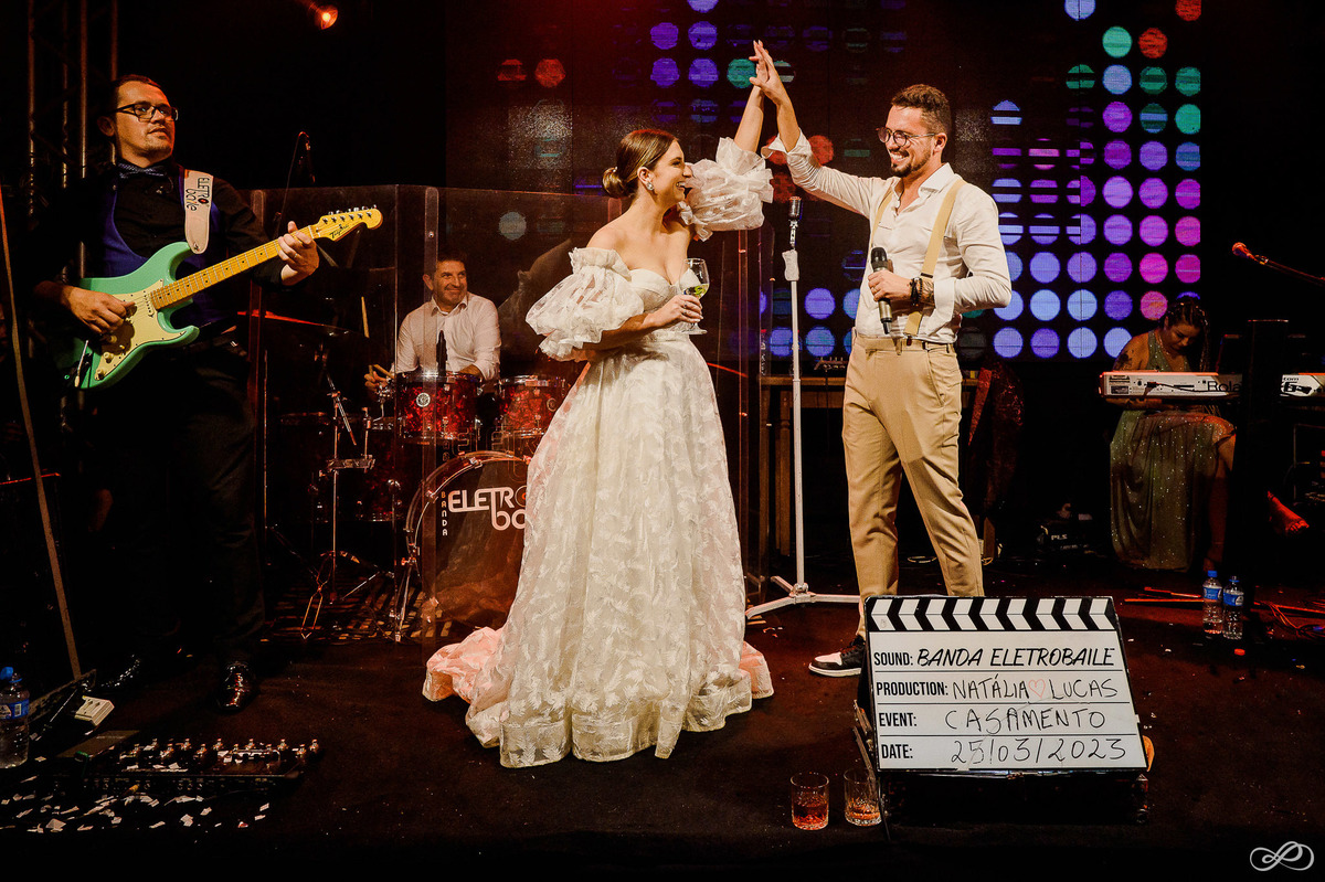 Foto do casamento do Lucas e da Natália fotografado pela casal Jonatan Diego e Bianca Pezzini no lago das palmeiras em Ibirubá - RS