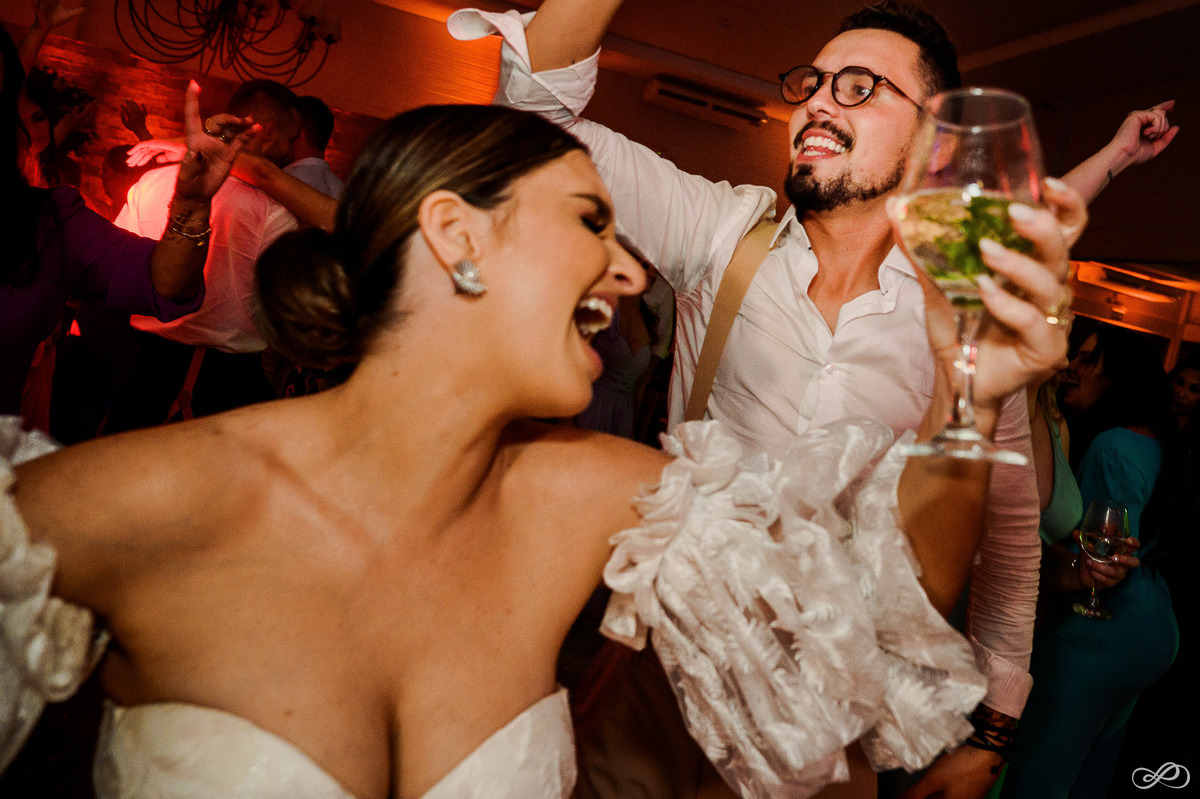 Foto do casamento do Lucas e da Natália fotografado pela casal Jonatan Diego e Bianca Pezzini no lago das palmeiras em Ibirubá - RS