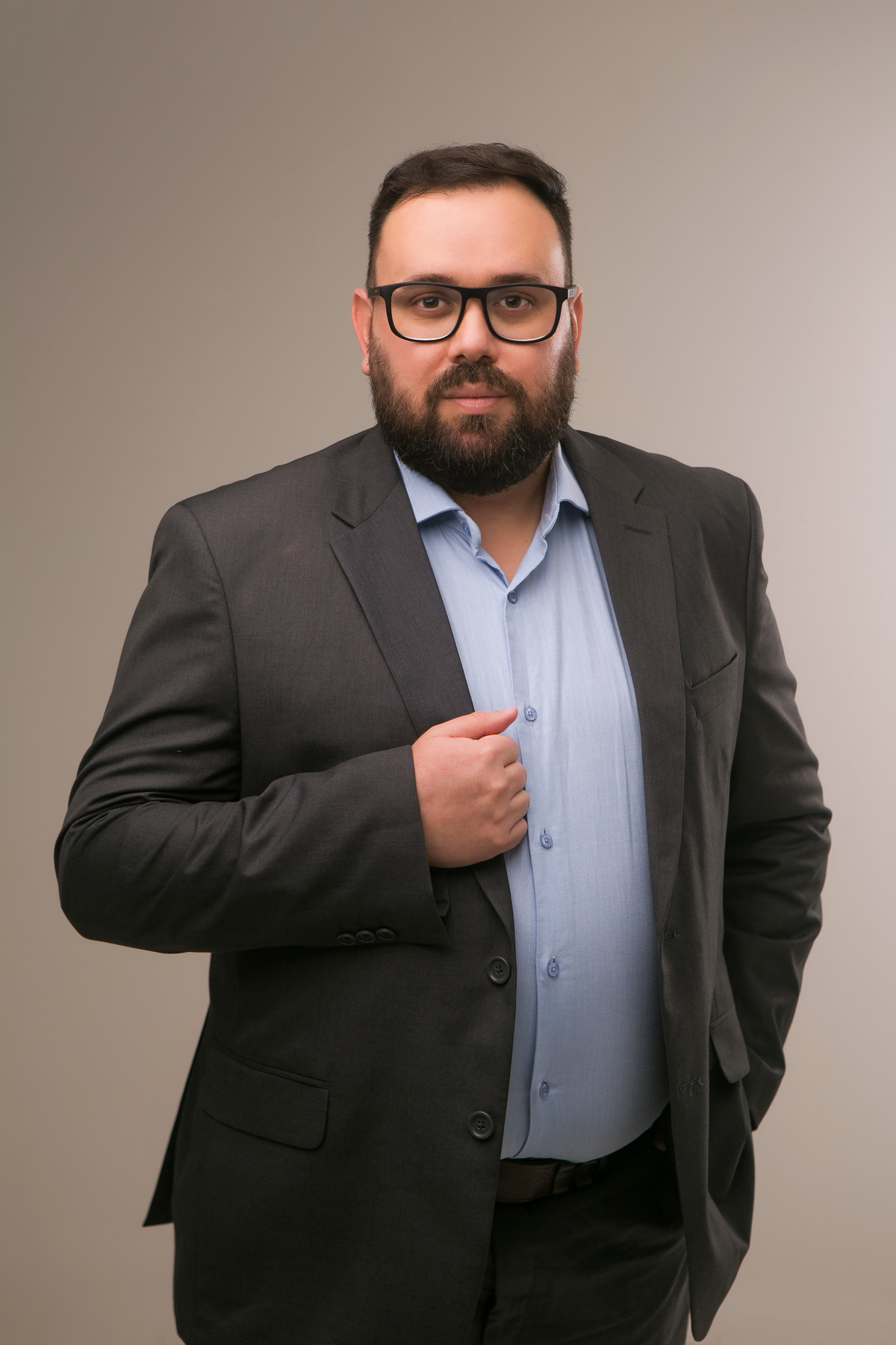 #fotoscorporativa #retratocorporativo #perfilprofissional #estudiofotografico #fotografa #fotografia #estudiodefoto #estudiodefotobalneariocamboriu #fotopararedesocial #itajai #camboriu