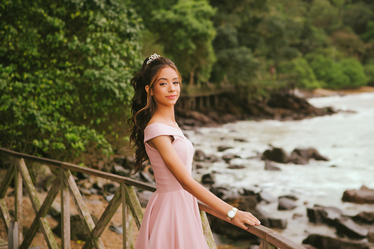 #ensaio15anos #ensaiofeminino #ensaionoestudio #estudiofotografico #estudiodefoto #fotografa #fotografia #foto #balneariocamboriu #itajai #itapema #tijucas #meia praia #portobelo #bombinhas #gaspar #ensaionapraia #fotosnapraia #ensaiodeaniversario 
#fotos