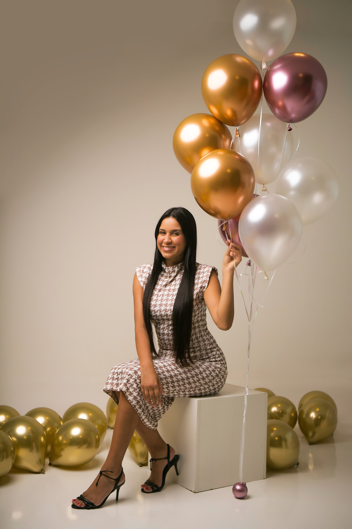 Ensaio bday, ensaio de aniversario, fotos de evento, fotografa de aniversario, retrato feminino, retrato em estudio, estudio fotográfico, estudio de foto em bc, estudio de foto em balneario Camboriú, fotografa em balneario Camboriú, fotografa em bc, 

