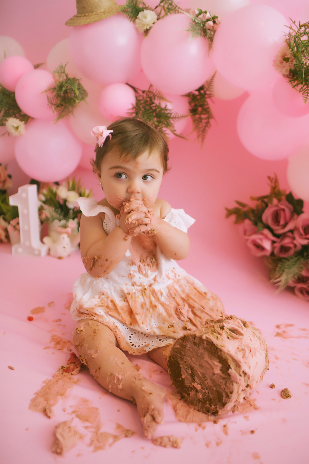 fotos para aniversário de 1 ano, smash the cake com decoração, fotos de bebê profissionais
