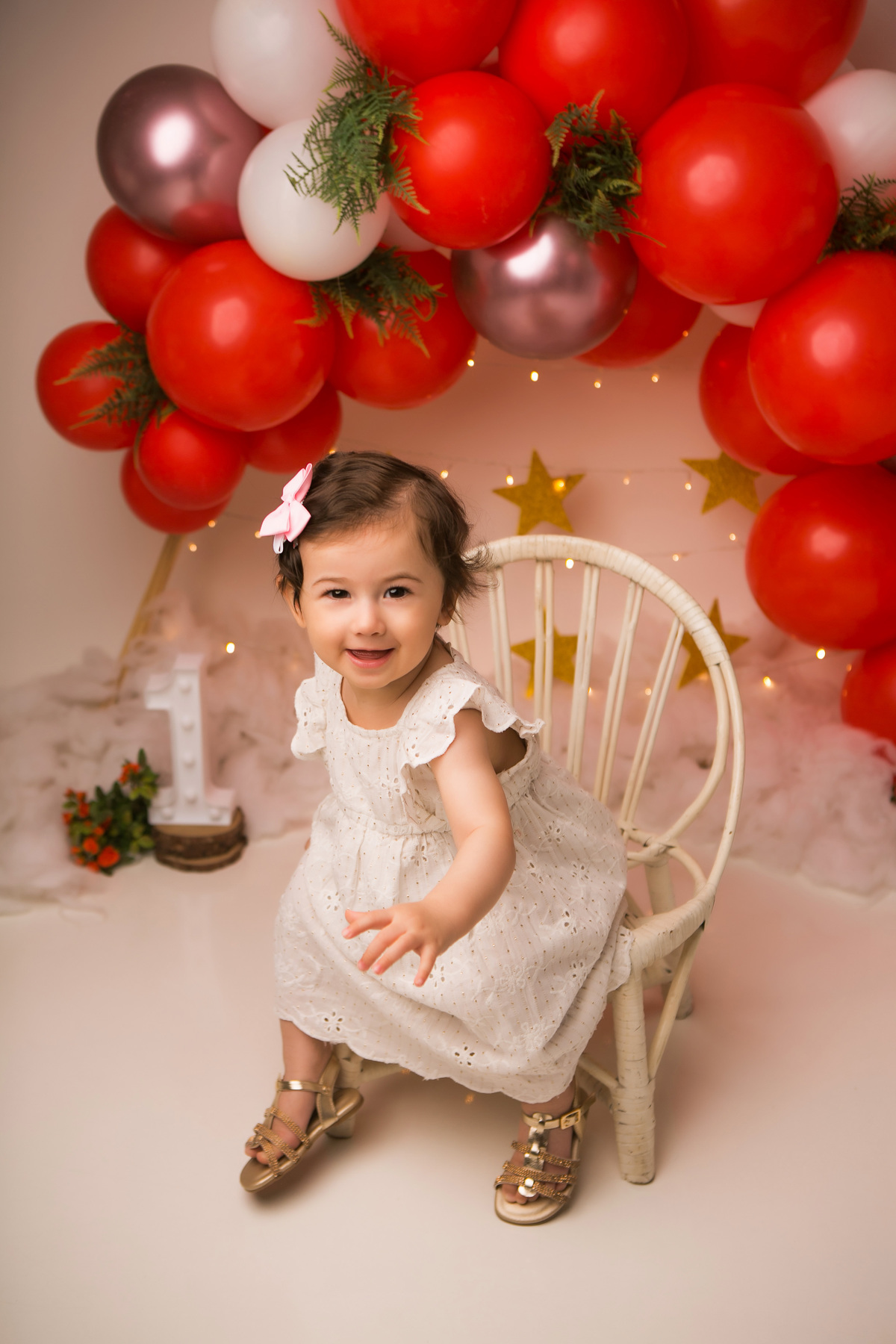 Smash the Cake Balneário Camboriú, ensaio Smash the Cake SC, fotografia infantil Balneário Camboriú, ensaio de 1 ano, fotos de bebê com bolo, ensaio infantil em estúdio, smash the cake menina, smash the cake menino, fotógrafa infantil Balneário Camboriú, 