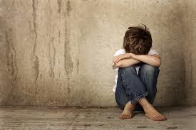 Imagem capa - Sintomas de depressão na infância e adolescência por Rafaela Alves Soares