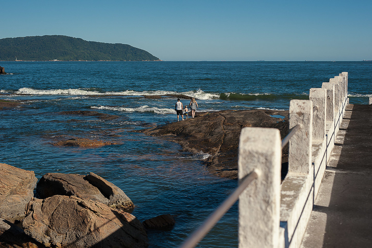 foto Ilha do Porchat - santos - praia de são vicente - fotografia Paulo Araujo, ensaio de família, lifestyle, paisagem de praia na ponte