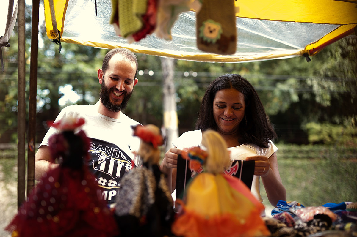 Ensaio fotográfico de gestante diferente, fotos na feira no bairro Ipiranga em São Paulo, fotógrafo de São Paulo. durante a copa do mundo.