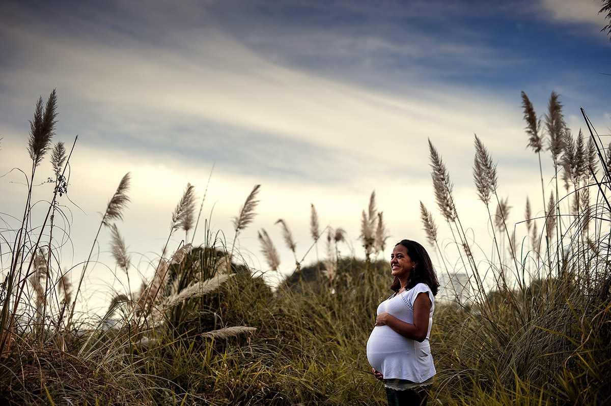 Casal namorando em ensaio de família no parque da independência em São Paulo.
fotografo Paulo Araujo