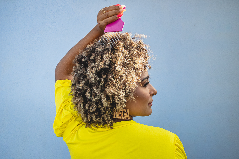 abraço na alma, alan smyth, alan smyth fotografo em sao mateus es, ensaio em casa, corporativo feminino, ensaio afetivo, ensaio intimista, fotografia afetiva, fotografia feminina, onde fotografar em sao mateus, cachos