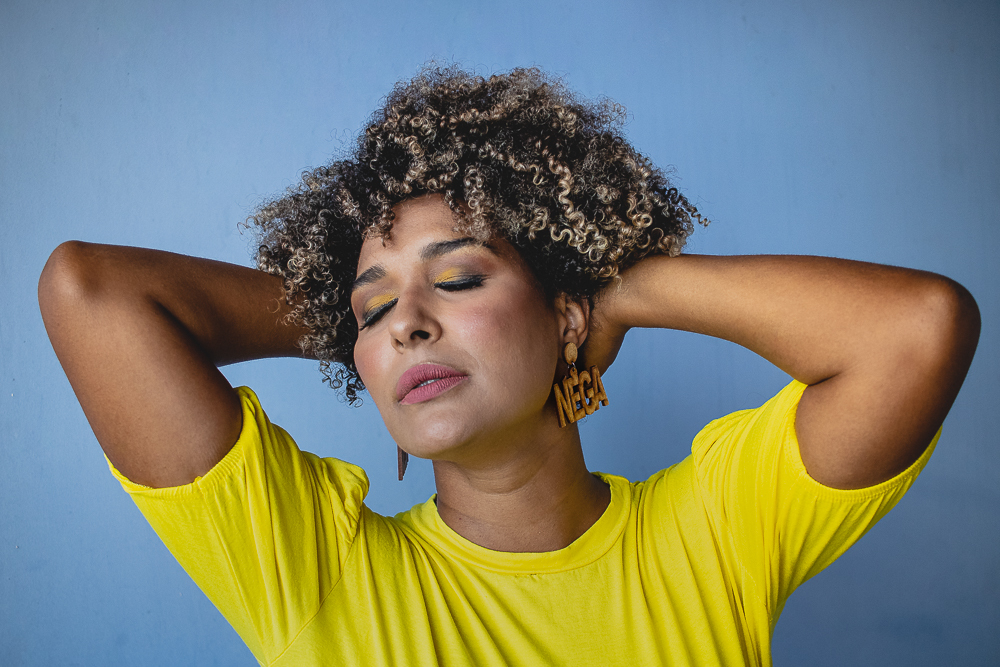 abraço na alma, alan smyth, alan smyth fotografo em sao mateus es, ensaio em casa, corporativo feminino, ensaio afetivo, ensaio intimista, fotografia afetiva, fotografia feminina, onde fotografar em sao mateus, cachos