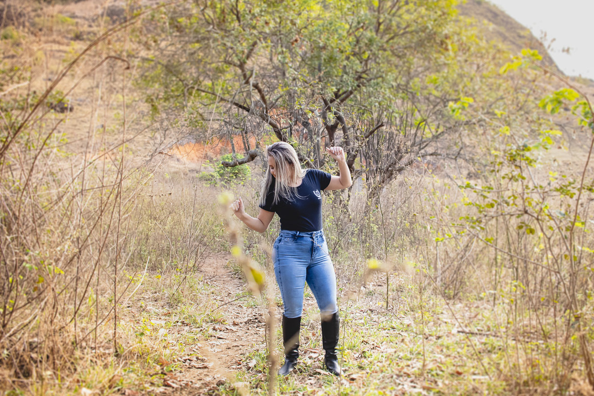 braço na alma, alan smyth, alan smyth fotografo em mantena mg, ensaio feminio, ensaio afetivo, ensaio intimista, fotografia afetiva, fotografia feminina, onde fotografar em mantena mg, sertanejo, mulher sertaneja, country