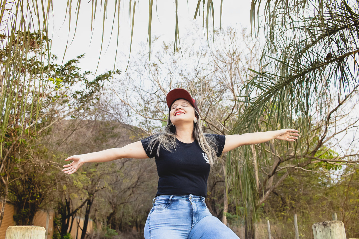 braço na alma, alan smyth, alan smyth fotografo em mantena mg, ensaio feminio, ensaio afetivo, ensaio intimista, fotografia afetiva, fotografia feminina, onde fotografar em mantena mg, sertanejo, mulher sertaneja, country