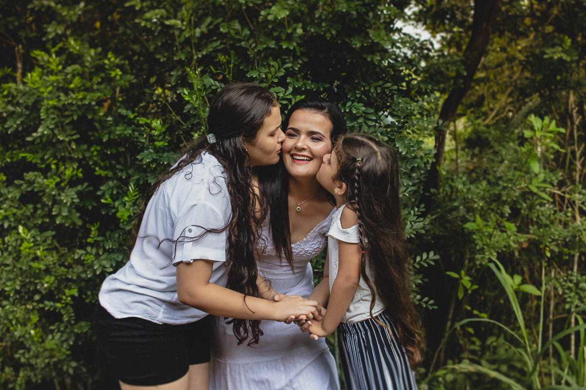 abraço na alma, alan smyth, ensaio da familia, ensaio de familia sao mateus, familia, familia santuario da vida, fotografia afetiva, fotografo afetivo, fotografo em sao mateus es, fotografo es, mae de menina, onde fotografar em sao mateus, externas