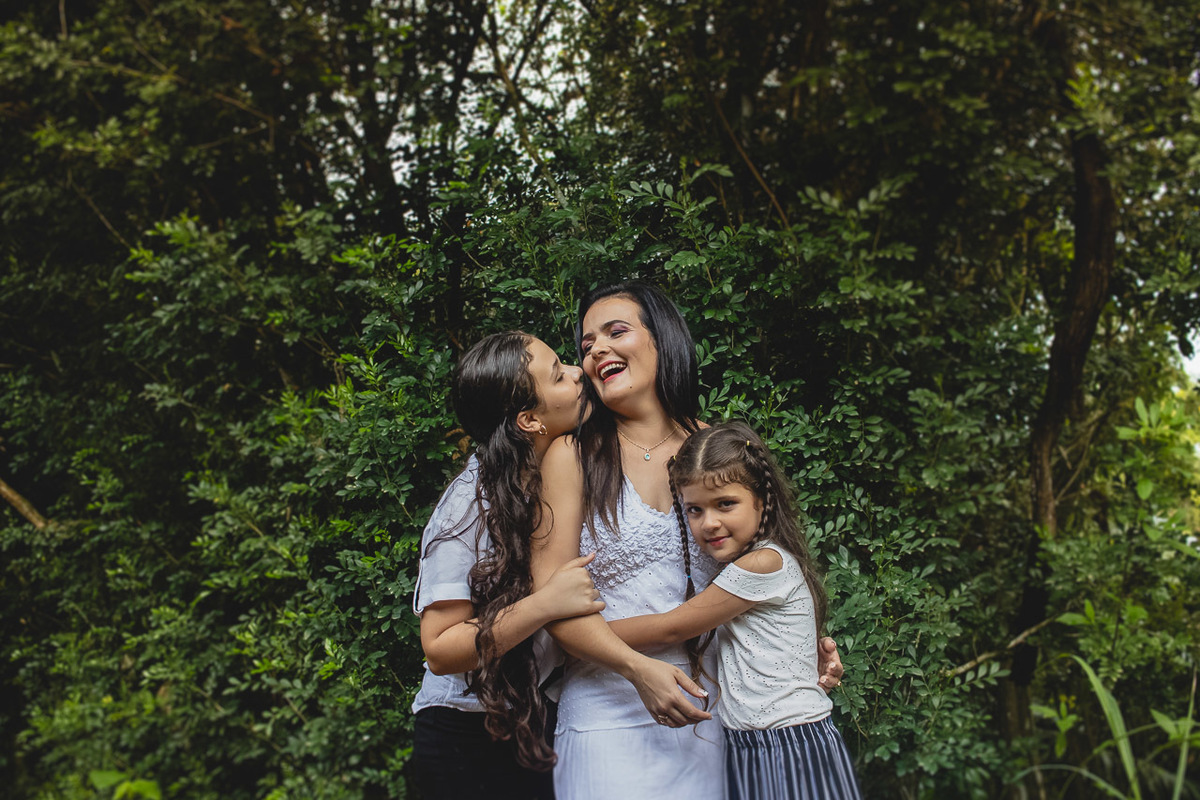 abraço na alma, alan smyth, ensaio da familia, ensaio de familia sao mateus, familia, familia santuario da vida, fotografia afetiva, fotografo afetivo, fotografo em sao mateus es, fotografo es, mae de menina, onde fotografar em sao mateus, externas