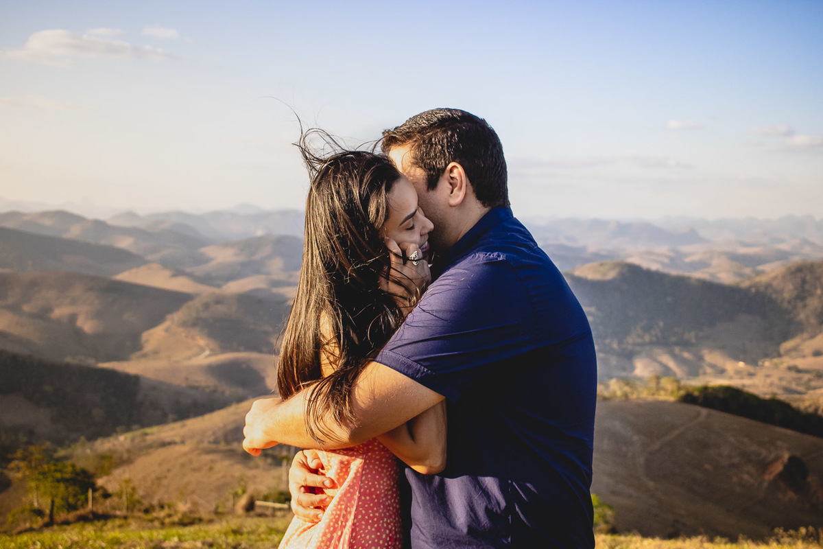 abraço na alma, alan smyth fotografo em mantena mg, couple photos, couple session, ensaio afetivo, ensaio intimista, fotografia afetiva, fotografia de casal, onde fotografar em mantena, fotografia em mantena, ensaio de casal mantena, retrato de casal