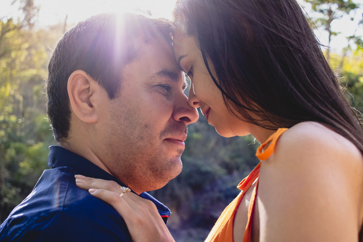 abraço na alma, alan smyth fotografo em mantena mg, couple photos, couple session, ensaio afetivo, ensaio intimista, fotografia afetiva, fotografia de casal, onde fotografar em mantena, fotografia em mantena, ensaio de casal mantena, retrato de casal